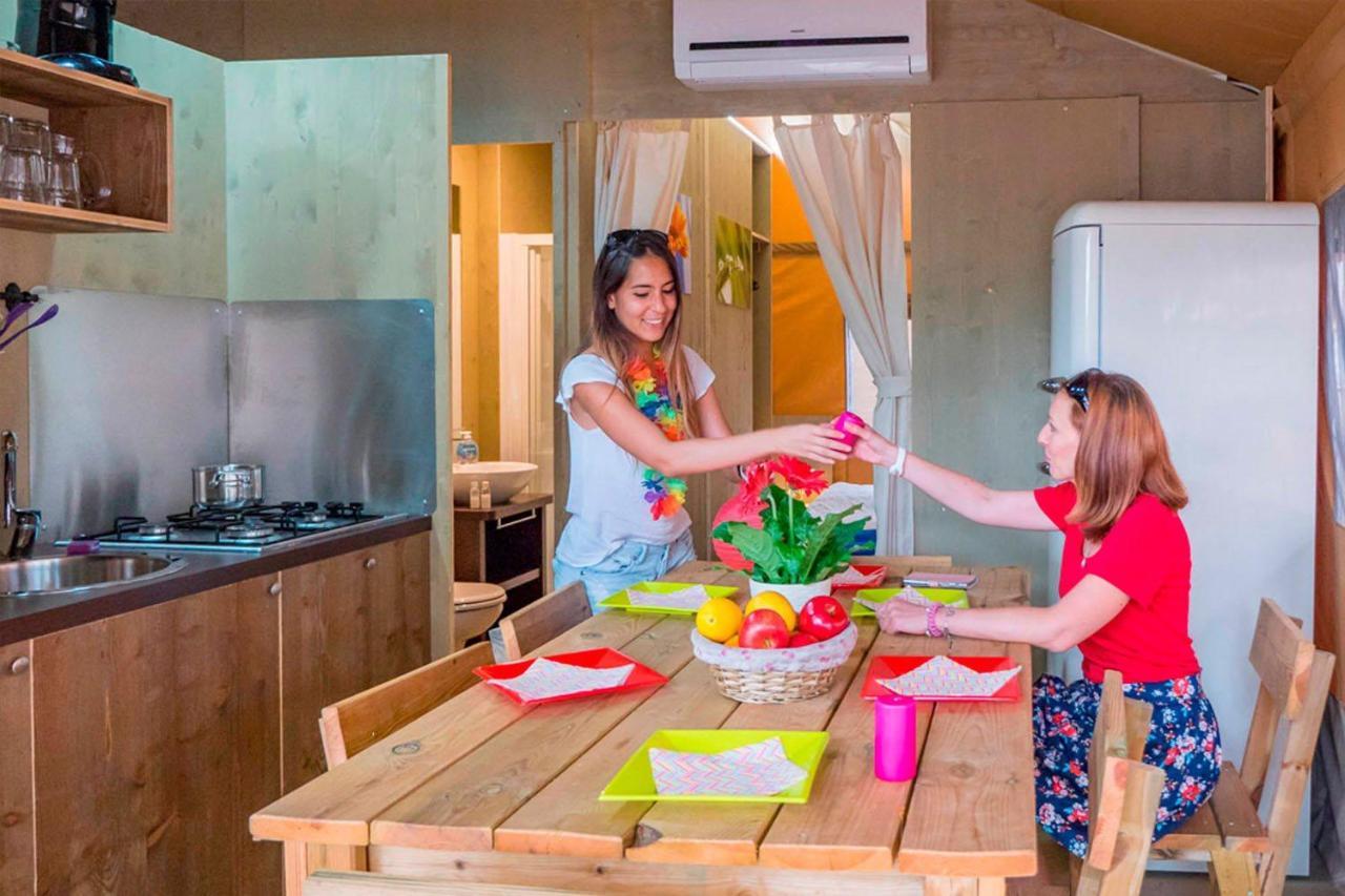 Vacanceselect Premium Lodge Polari โรวีน ภายนอก รูปภาพ